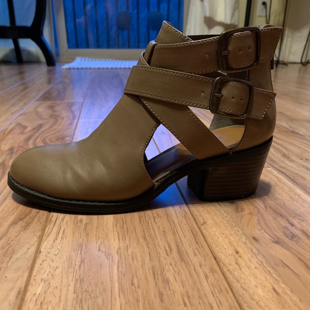 Cutout booties - Picture 4 of 4